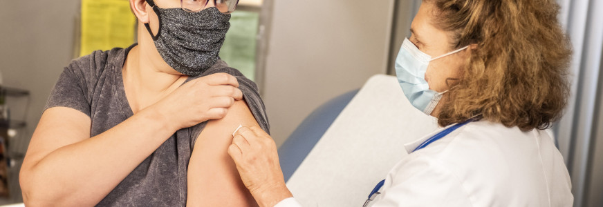 Herinnering COVID-19 vaccinatie najaar 2024 voor zorgmedewerkers