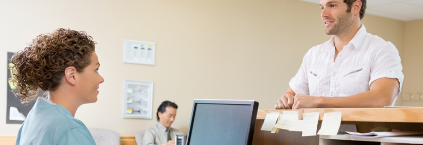 Artikel AD over ziekenhuizen die eigen klinieken openen (met quote ZKN)